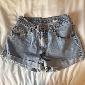 Vintage Levi’s denim shorts